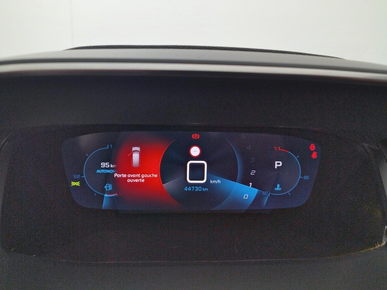 Peugeot 2008 puretech 130 s&s eat8 allure pack — photo 18