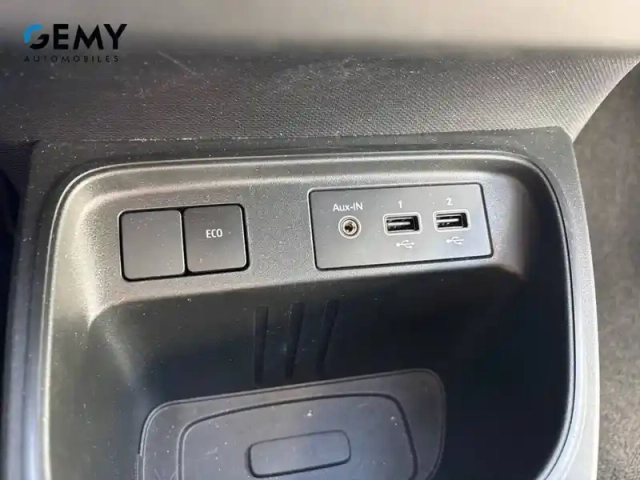 Renault Twingo iii e-tech — photo 21