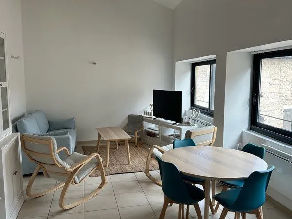 À louer : Joli duplex de 79m² avec balcon au coeur de Barjac