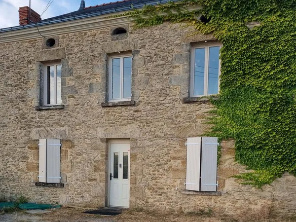 Grande Maison Familiale 200m² - Garage - Chais - Hangar - Terrain agricole