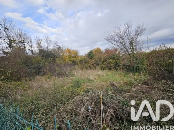 Terrain 713 m²