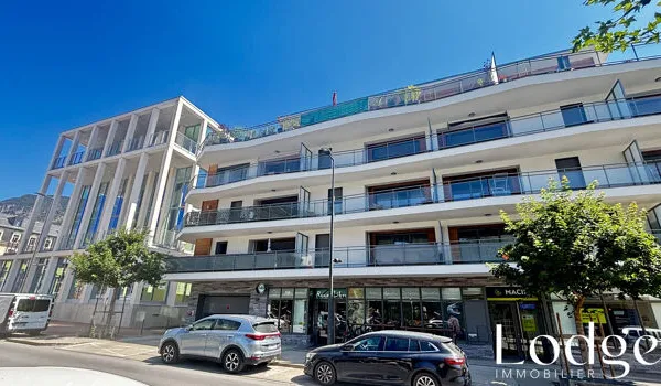 Local commercial 85 m²