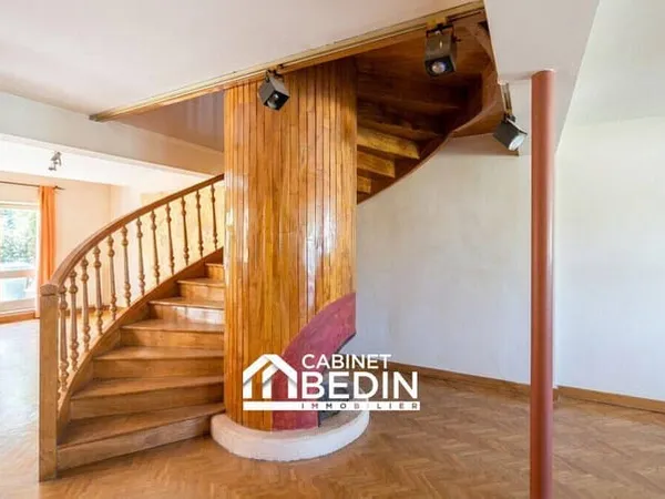 Maison 7 pièces 205 m²