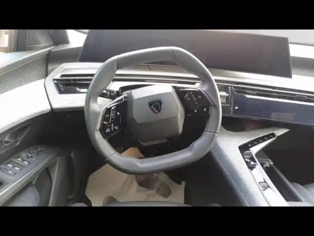 Peugeot 3008 electrique 210ch batterie 73 kwh allure — photo 9
