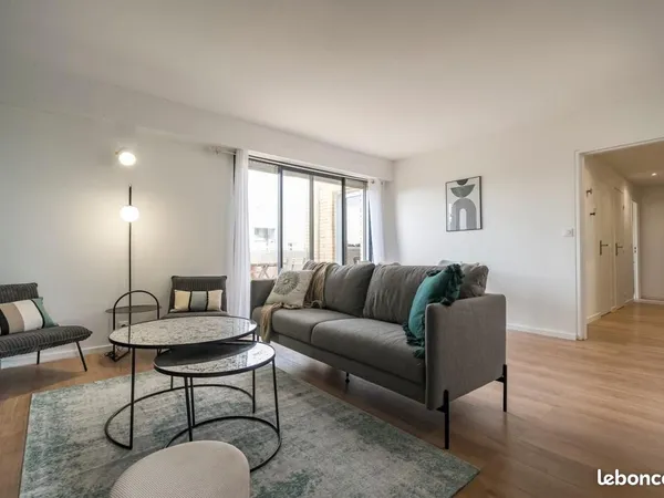 Chambre 5 pièces 93 m²