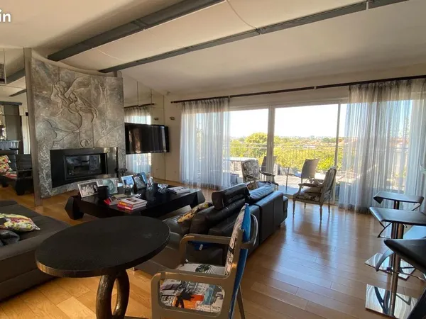 Appartement 4 pièces 151 m²