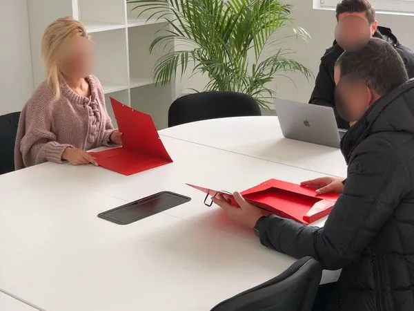 LOCATION BUREAUX EQUIPES et/ou BOITES AUX LETTRES POUR TOUTES SOCIETES " LA VALENTINE"