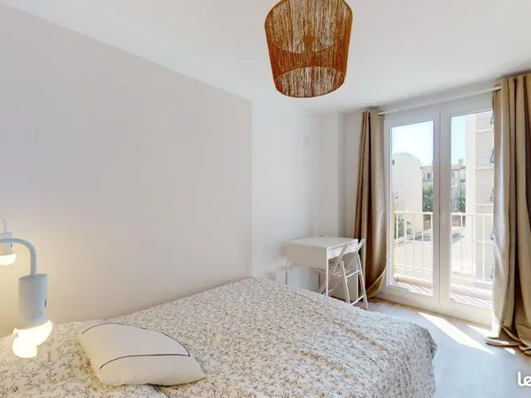 Chambre 4 pièces 63 m²