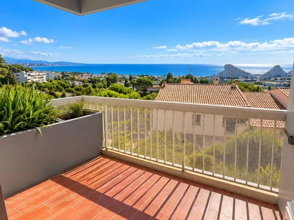 Villeneuve Loubet, 2 pièces avec terrasse et vue mer dans ré