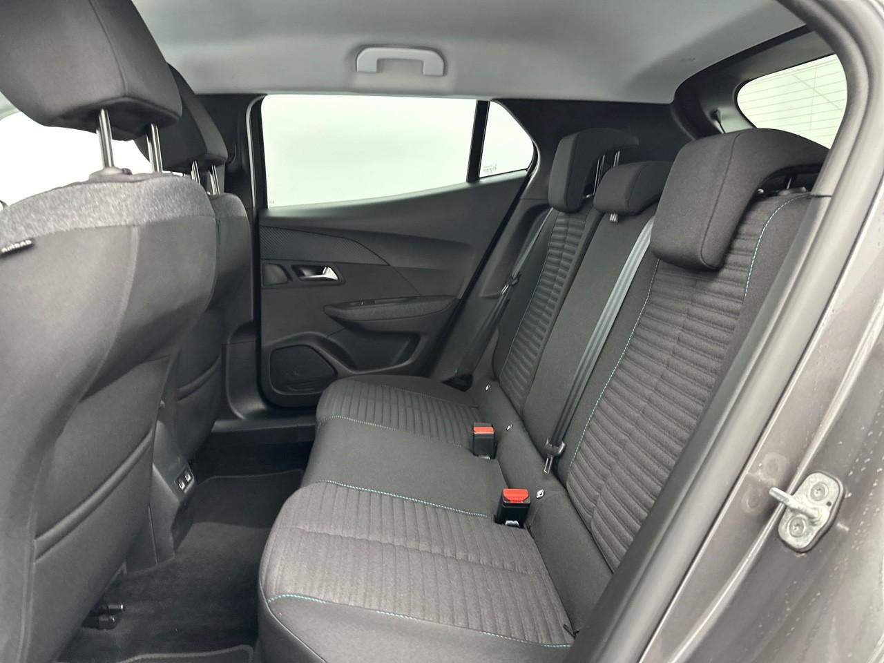Peugeot 2008 puretech 130 s&s eat8 style — photo 12
