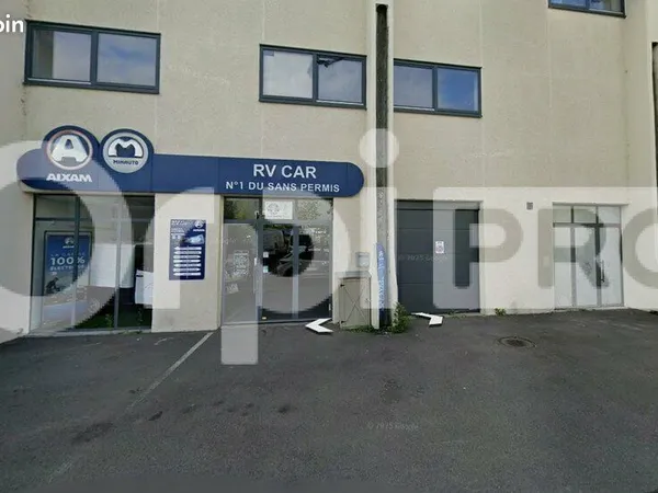 Local commercial 300 m²