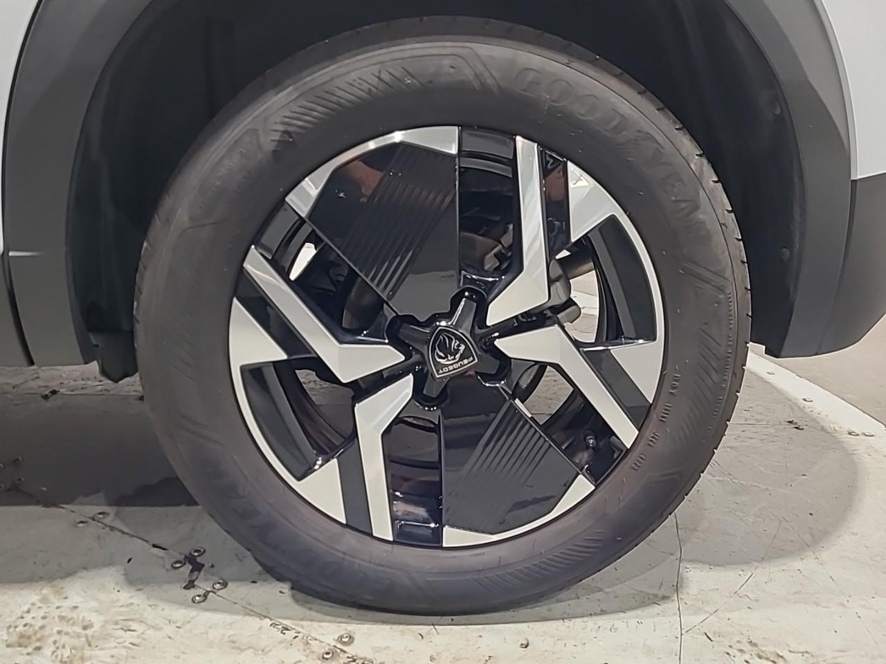 Peugeot 2008 puretech 100 s&s bvm6 allure — photo 16