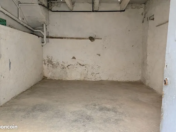 Location garage parc des poètes