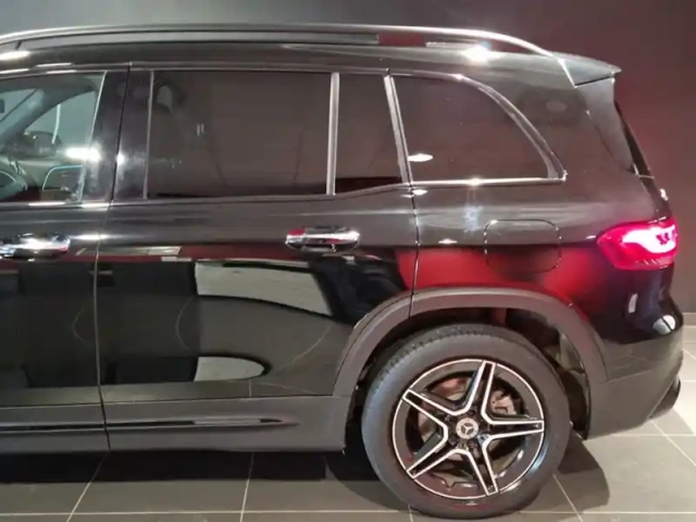 Mercedes Glb 200 d amg line — photo 40
