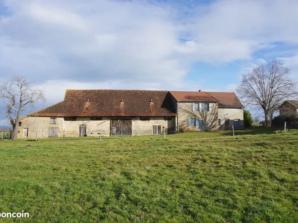Propriété 3 pièces 98 m²