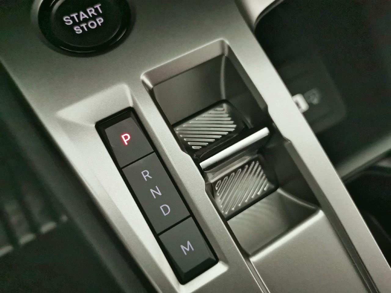 Peugeot 308 sw hybrid 145 e-dcs6 style — photo 22
