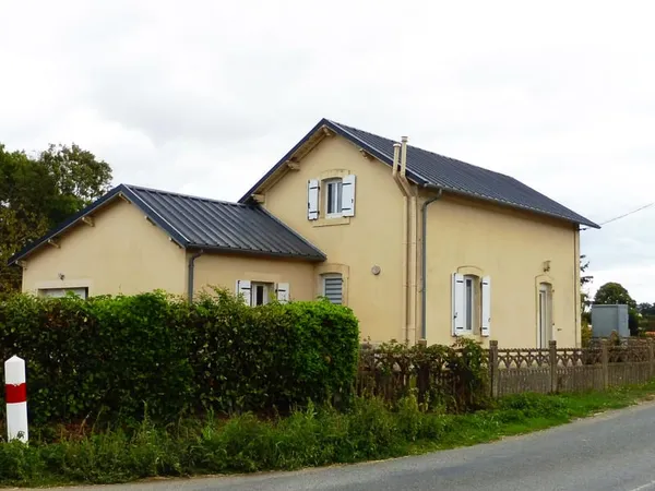 CHANTONNAY, 2 kms centre ville, maison T4 avec garage et jar
