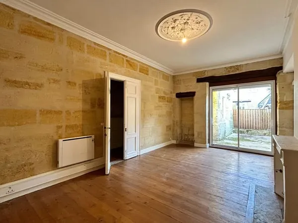 Local professionnel 1 pièce 79 m²