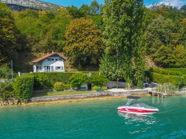 Doussard Maison savoyarde avec vue imprenable sur le lac d