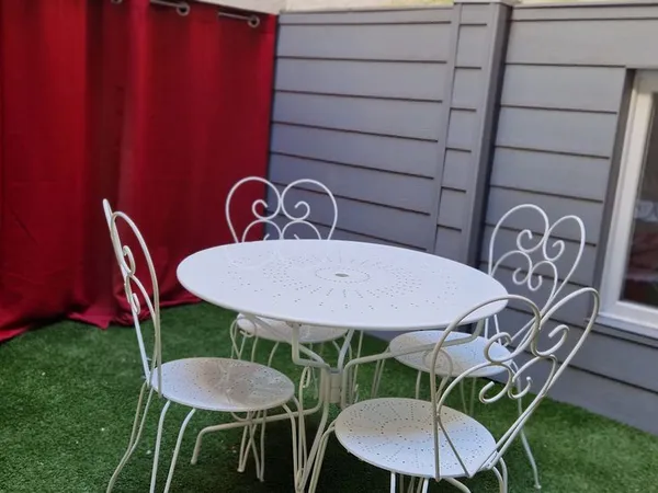 T3 hyper centre de Nantes avec ptit jardinet