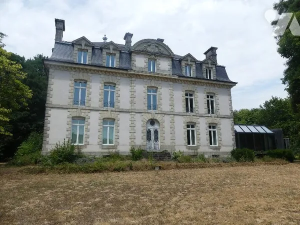 Maison 10 pièces 660 m²