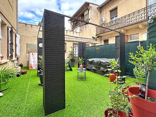 Immeuble de rapport avec 5 lots, dépendances et fort potentiel à Montauban