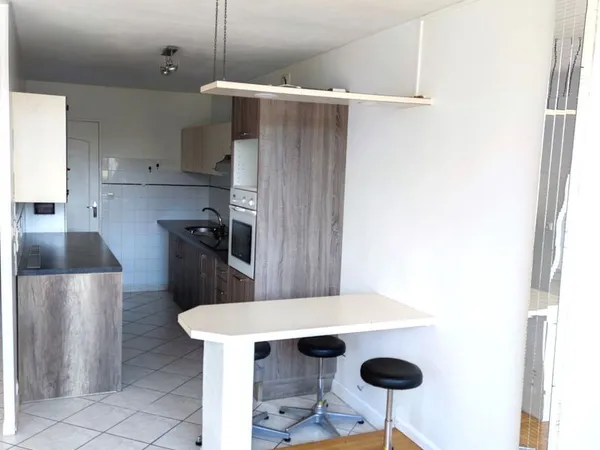 Appartement lumineux T5 dans copropriété verdoyante avec ascenseur