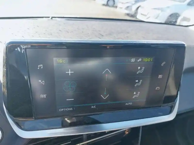 Peugeot 208 electrique 50 kwh 136ch — photo 15