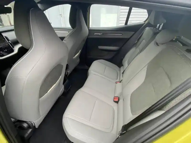 Volvo Ex30 single extended range 272 ch 1edt — photo 6