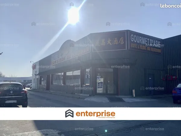 Local commercial 595 m²