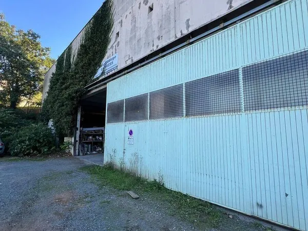 Local d'activité 1289 m²