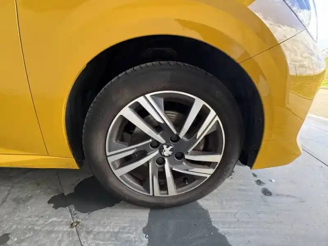 Peugeot 208 puretech 100 s&amp;s bvm6 — photo 47
