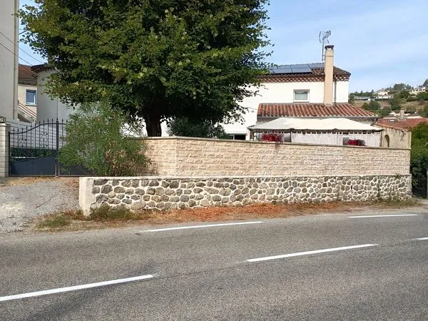 Maison deux appartements plus deux parcelles terrain constructible