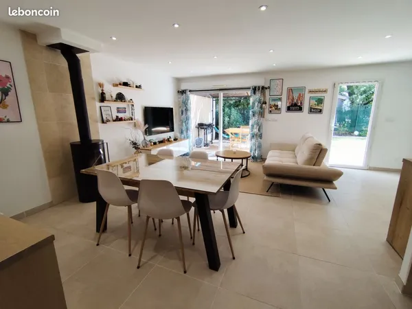 Maison coup de coeur - 84 m² rénovée, 3 chambres, grand garage et terrain piscinable - Aires de la D