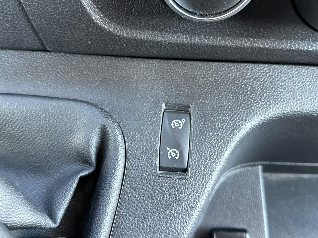 Renault Master fgn trac f3300 l2h2 blue dci 135 confort — photo 25