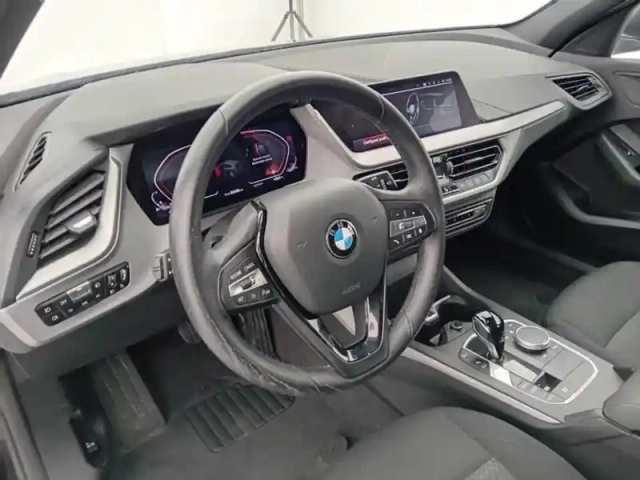 Bmw Serie 1 série 1 118ia 136ch business design dkg7 — photo 24