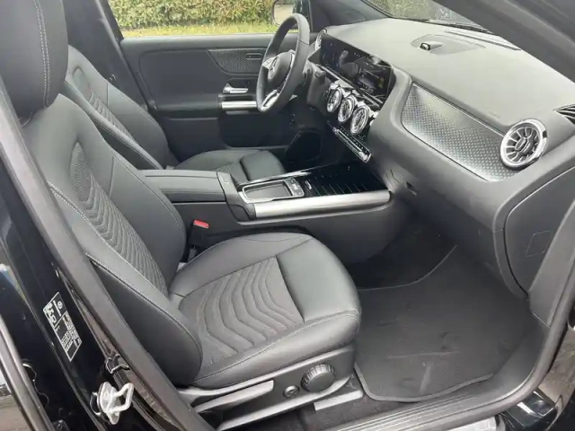 Mercedes Eqa 250+ — photo 3