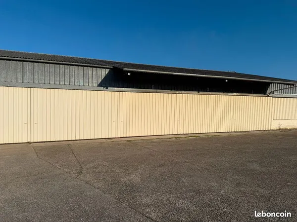 Local d’activité et entrepôt Location Marmande 1000m² 1000€