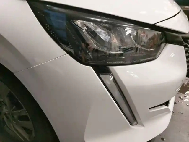 Peugeot 208 puretech 75 s&amp;s bvm5 — photo 26