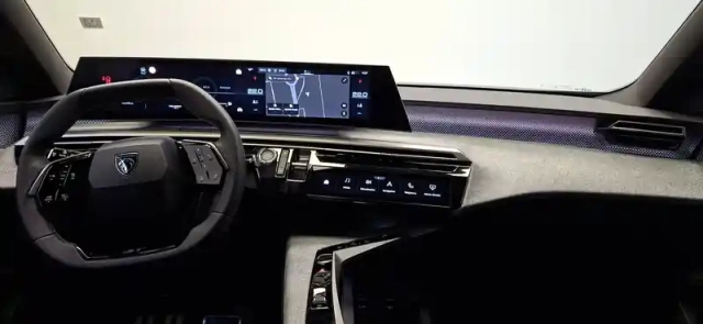 Peugeot 3008 hybrid 145 e-dcs6 — photo 20