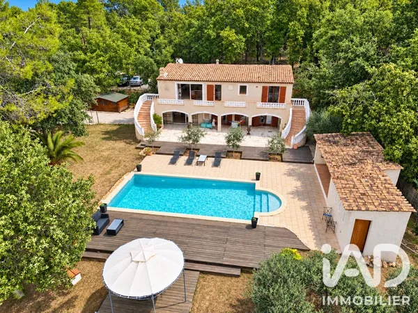 Maison 11 pièces 260 m²