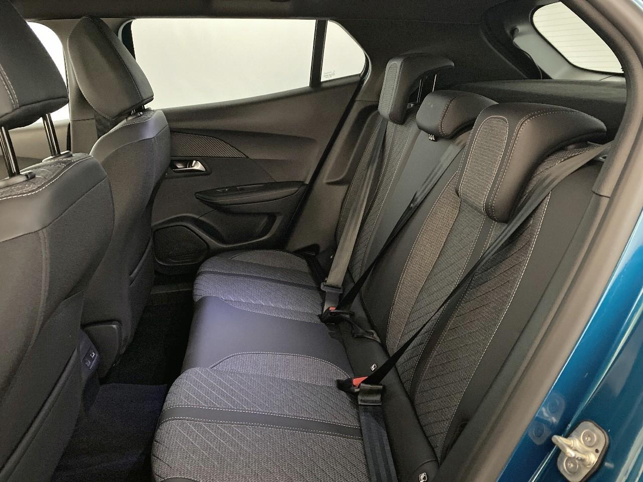 Peugeot 2008 hybrid 145 ch e-dcs6 allure — photo 10