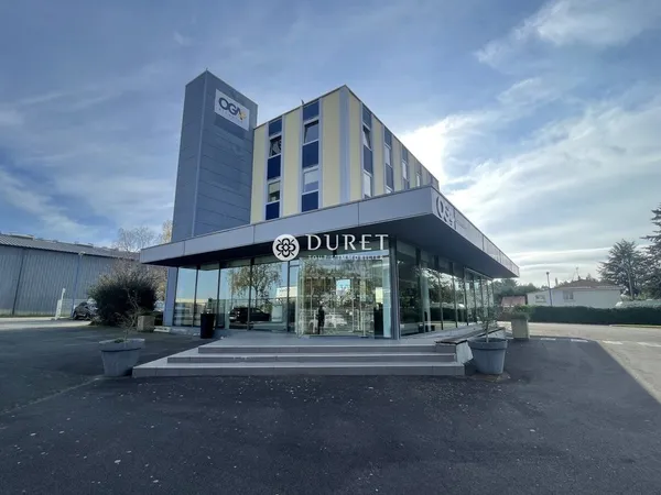Bureaux 958 m²