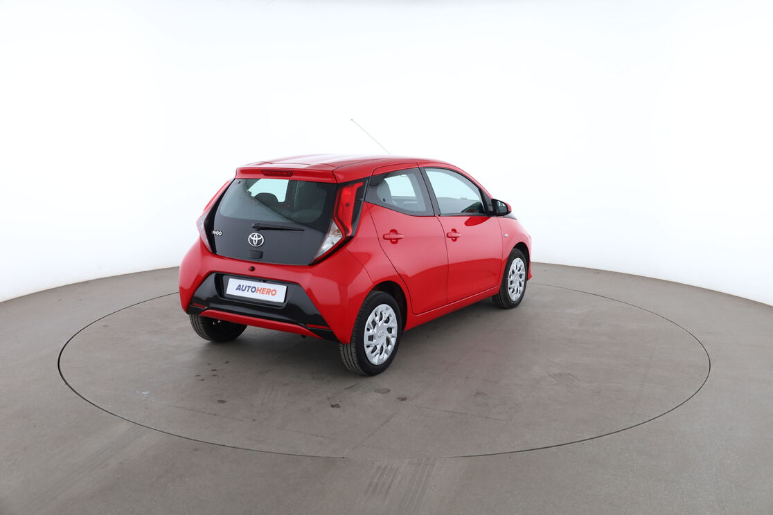 Toyota Aygo 1.0 VVT-i X-Play — photo 5