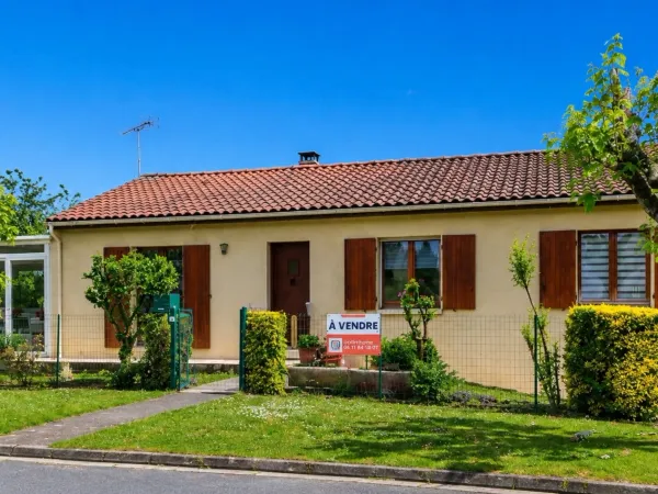 Maison à vendre 4 pièces CHALAIS (16)