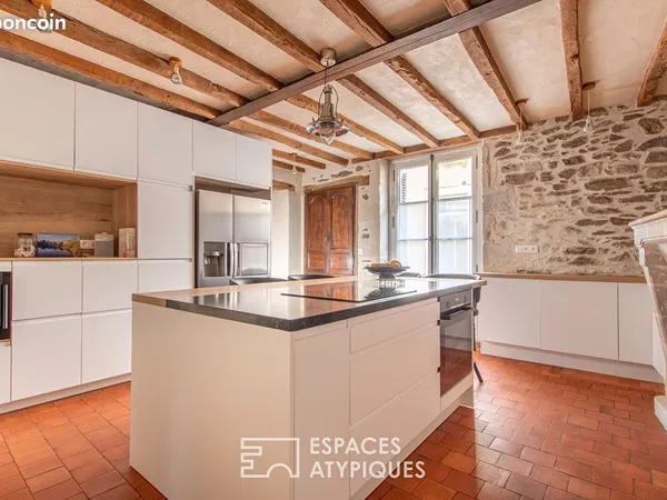 Maison 10 pièces 299 m²