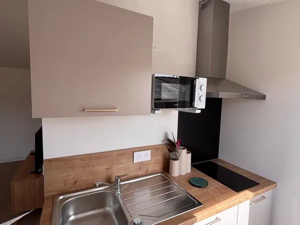 Studio 23 m2 refait neuf