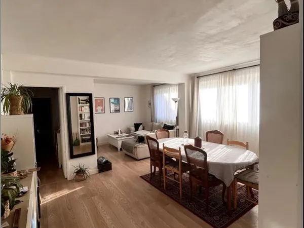Vente T4 de 71 m², 3e étage: double séjour, dressing, cave et parking, face au nouveau quartier des 