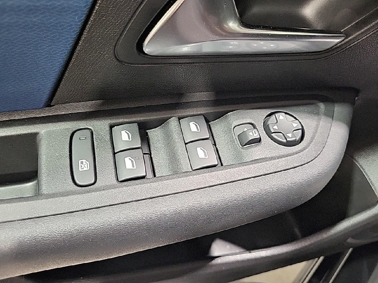 Citroën C4 X e-c4 x 136 ch automatique shine — photo 23