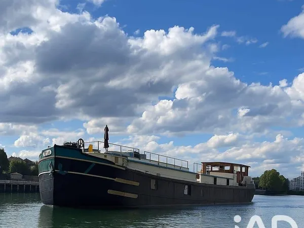 Péniche 5 pièces 170 m²
